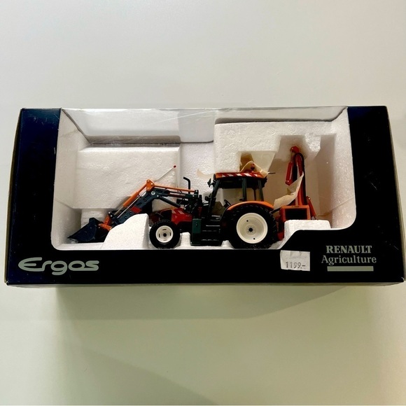 Universal Hobbies Renault Ergos 100 Tractor 1:32 Scale Die-Cast Model โ Rare - Picture 1 of 10